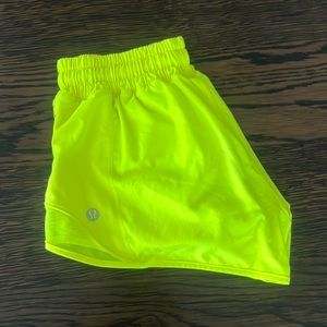 Lululemon bright, yellow hottie hots size 2 length 2.5